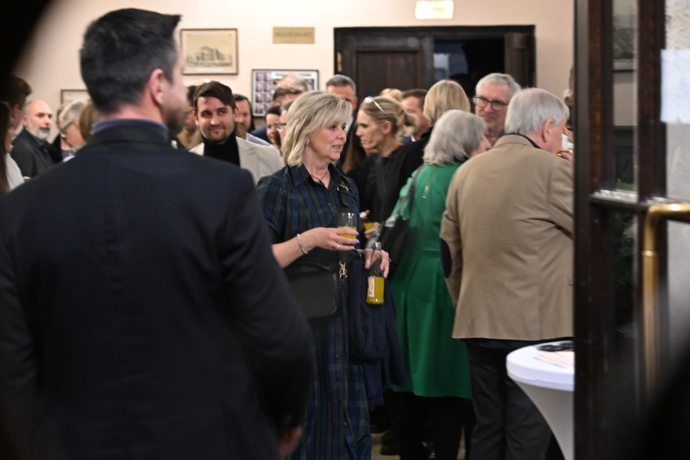 Eva Pavlová s limonádou Zdeňka Svěráka.