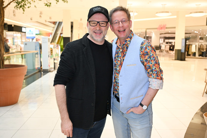 Nechyběl ani moderátor Aleš Cibulka s manželem Michalem Jagelkou. 