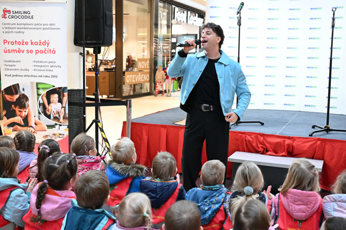 Milan Peroutka zazpíval. 