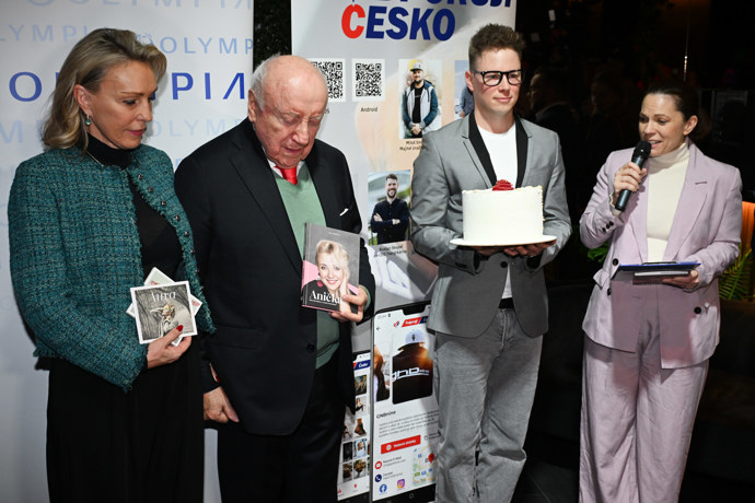 Felix Slováček neudržel slzy. 