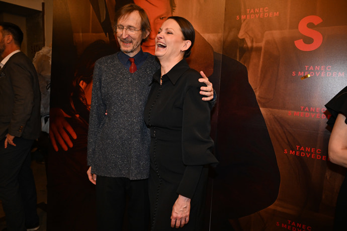 Vysmátá Klára Melíšková s Vladimírem Javorským.