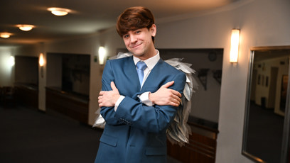 FOTO: Herec Jan Komínek umí nasadit i andělský úsměv.