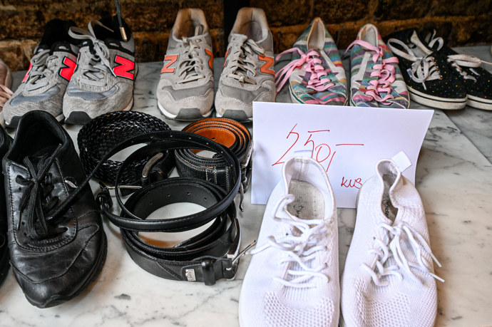 Nechyběly ani kožené pásky. 