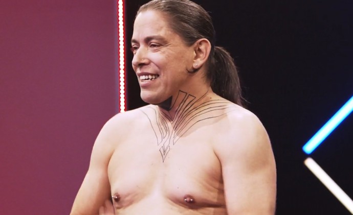 Petr si zakládá na dokonale hladké pokožce a sám jde 
příkladem, včetně pravidelné brazilské depilace.