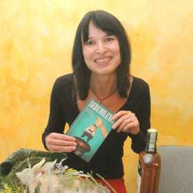 Simona Monyová byla slavnou spisovatelkou tak zvaných románů pro ženy. Říkalo se jí Viewegh v sukních.