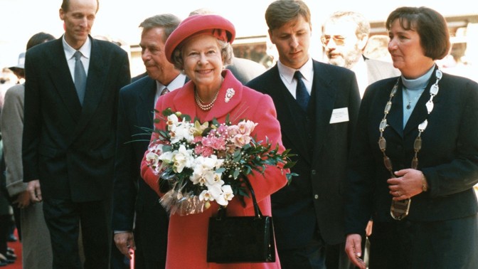 Alžběta II. v Praze: Respekt z ní měla i Havlova fenka Ďula, které se obávali všichni zaměstnanci Hradu