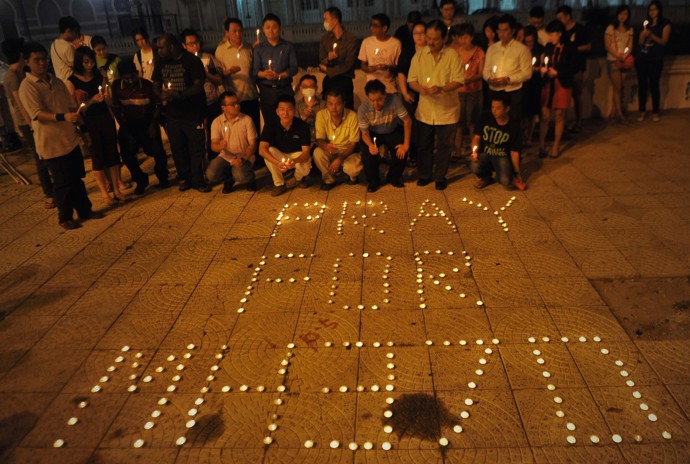 Pozůstalí dodnes nevědí, co se s jejich příbuznými na palubě Boeingu 777 vlastně stalo. 