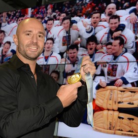 Martin Ručinský je legendou českého hokeje, na kontě má tři tituly mistra světa a zlato z Olympijských her v Naganu (na snímku). 