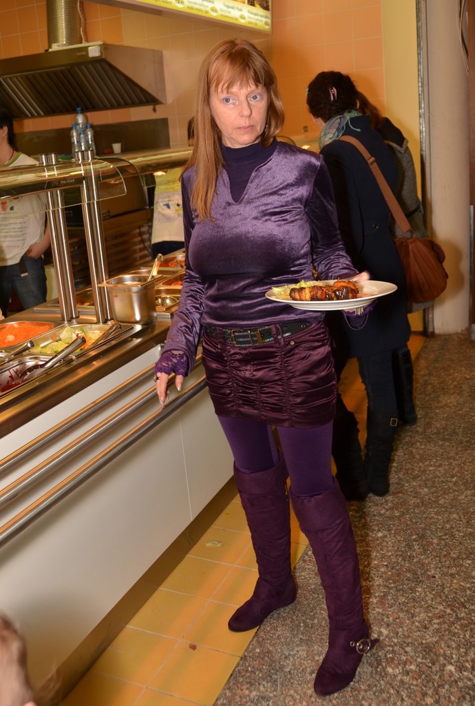 Mimo jiné si oblíbila samet a manšestr. 