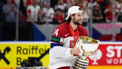 FOTO: Pavel Zacha se raduje, že bude brzy otcem.