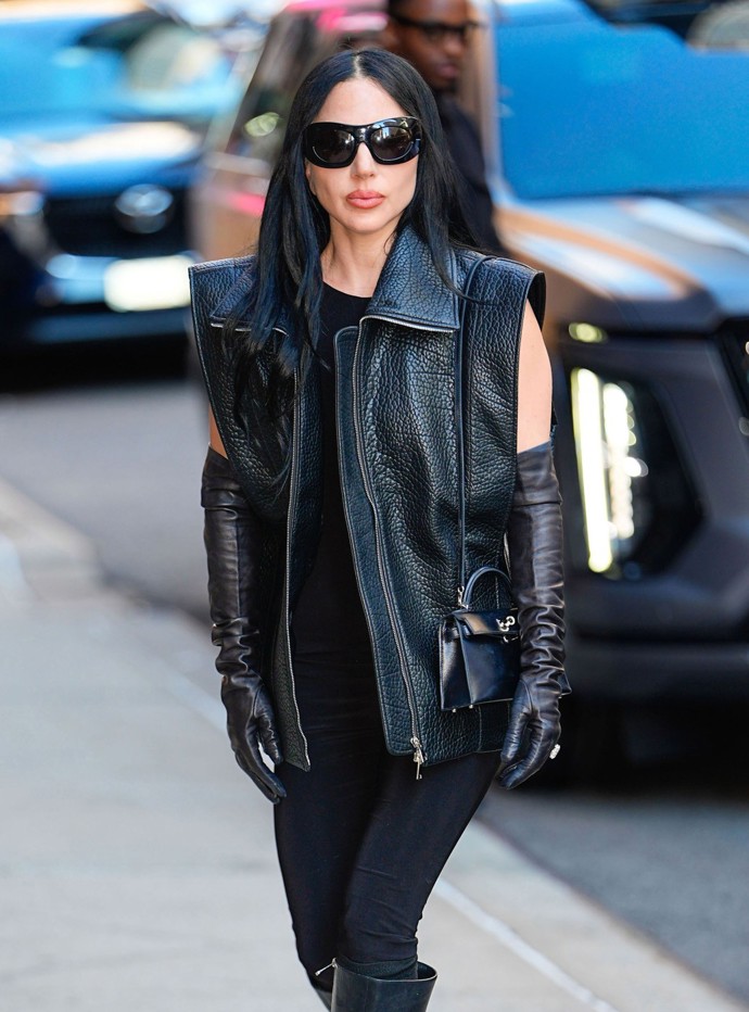 Lady Gaga ve vestě od značky LaFormela.