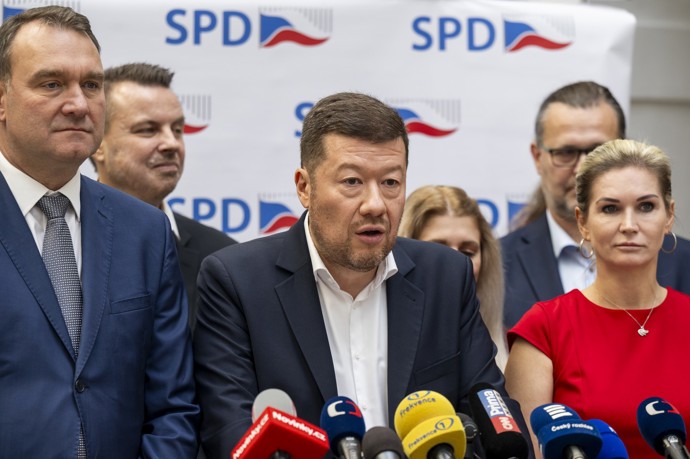 Marie Pošarová je česká politička a ekonomka.