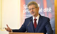 Vystrčil terčem kritiky. Letěl do Itálie speciálem, zatímco Češi čekají na evakuaci, tvrdí Babiš. Senátor reaguje 