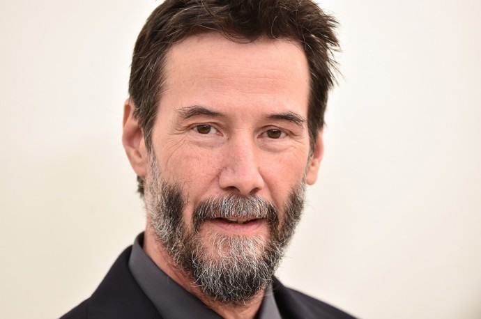 Keanua Reevese potkala v životě velká spousta tragédií. Jednou z nich byla ztráta otce ve 13 letech. Přesto se z něj stal mimořádně úspěšný herec, kterého proslavila hlavně série sci-fi filmů Matrix.