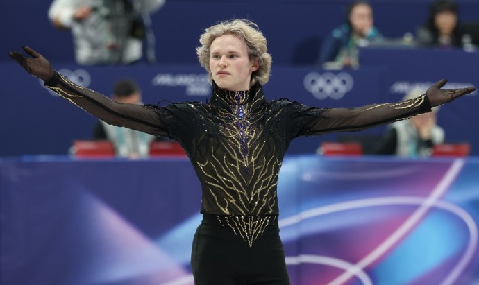 Návrhářku při tvorbě těchto kostýmů inspirovaly Malininova energie a krasobruslařský um. 