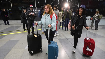 FOTO: Na ruzyňském Letišti Václava Havla Praha přistálo první letadlo s českými turisty z Blízkého východu od začátku izraelského a amerického útoku na Írán.