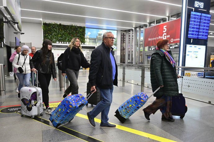 Na ruzyňském Letišti Václava Havla Praha přistálo první letadlo s českými turisty z Blízkého východu od začátku izraelského a amerického útoku na Írán.