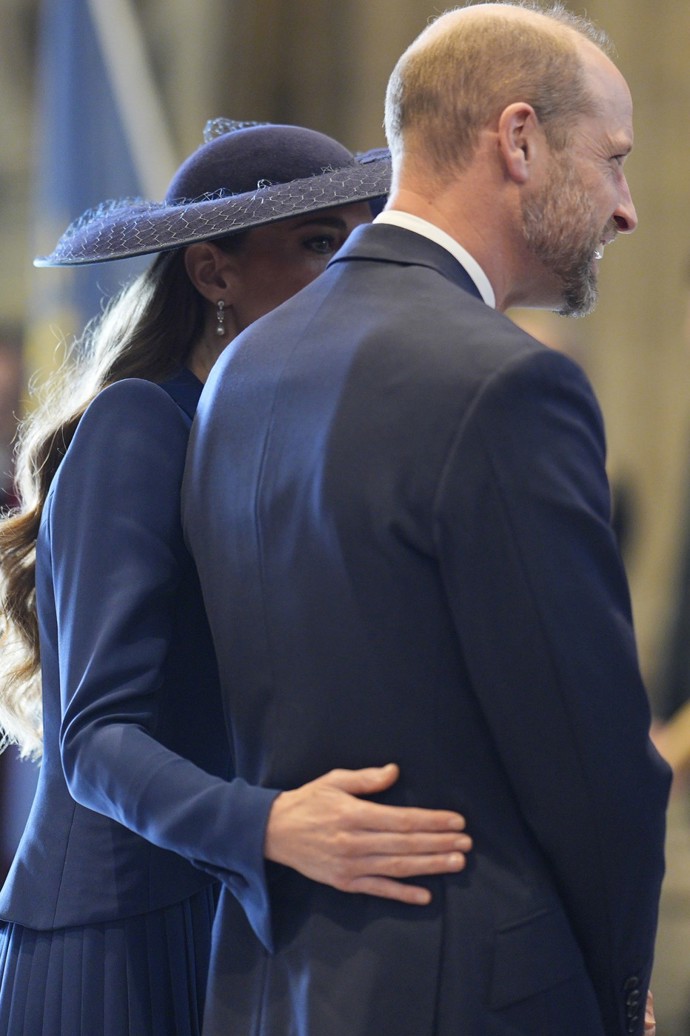 Kate Middleton a princ William o uplynulém Dni Commonwealthu znovu ukázali, jak hlubokou náklonnost k sobě chovají. Princezna z Walesu v jeden moment spontánně objala chotě jednou rukou kolem pasu.