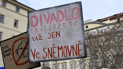 FOTO: Studenti protestovali v Praze proti plánovaným škrtům v rozpočtu ministerstva kultury.