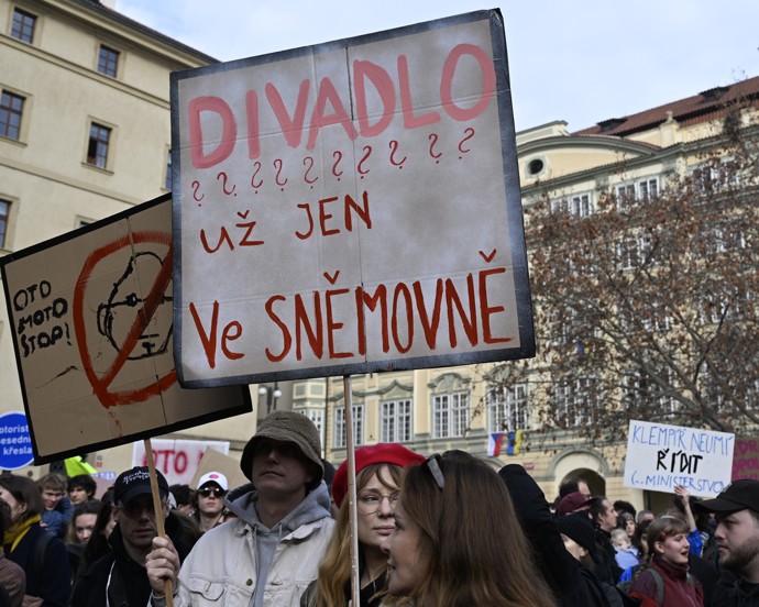 Studenti protestovali v Praze proti plánovaným škrtům v rozpočtu ministerstva kultury. 