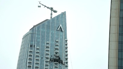 FOTO: Následky útoku dronu v Dubaji.