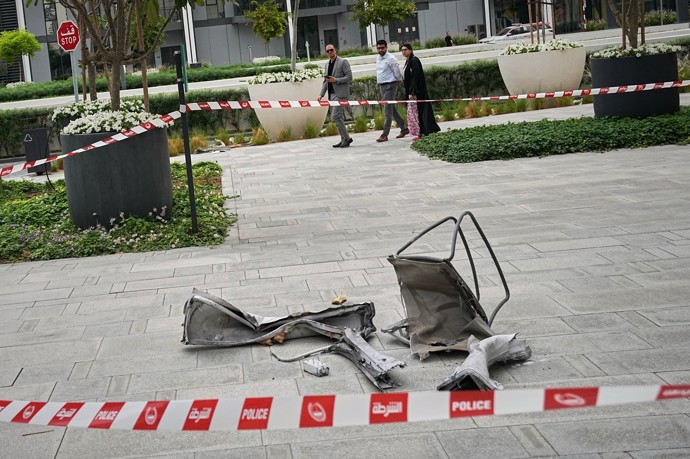 Zbytky dronu co útočil v Dubaji,