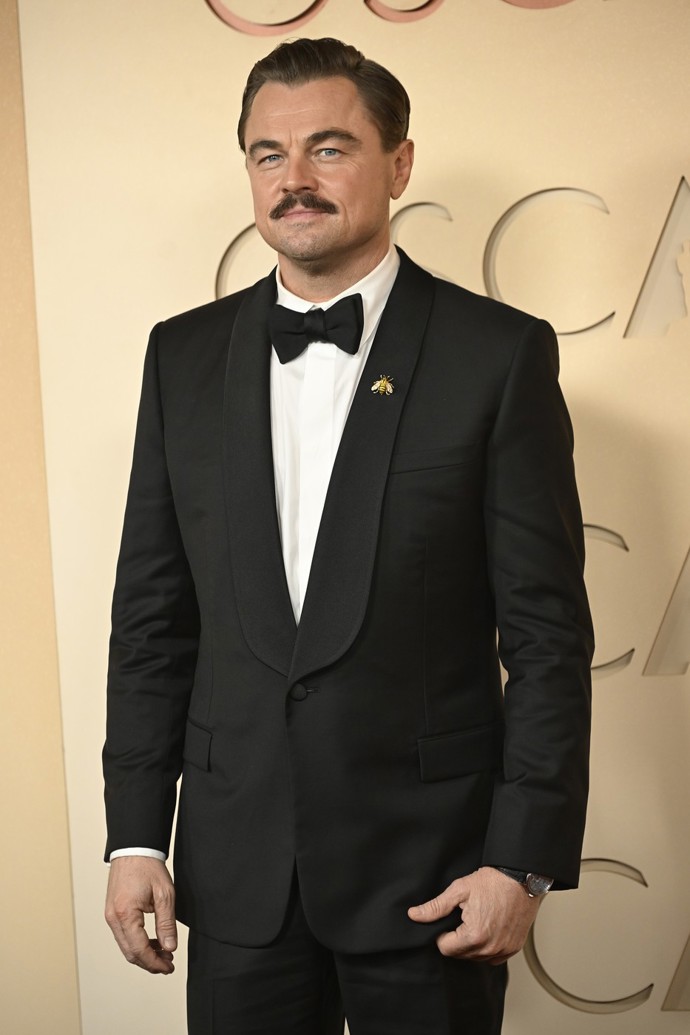 Leonardo DiCaprio s knírkem. 