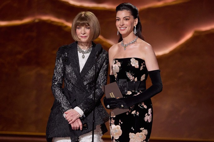 Anna Wintour a Anne Hathaway na Oscarech. 