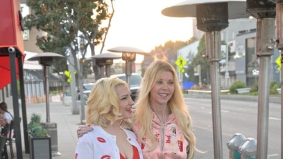 FOTO: Tara Reid s kamarádkou Tinou Win.