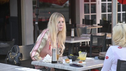 FOTO: Tara Reid v kavárně.