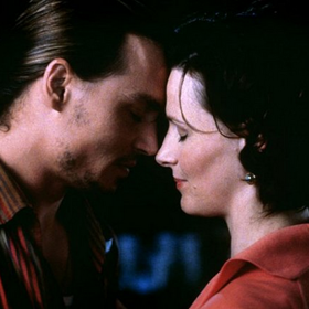 snímek z filmu Čokoláda, Johnny Depp a Juliette Binoche