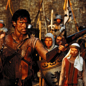 Ve filmu si zahráli také otec a bratr Bruce Campbella.