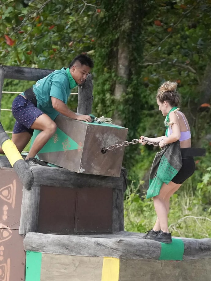 Bára Hošková během hry s Lukášem Švecem.