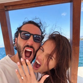 Thylane Blondeau se pochlubila diamantovým prstenem.