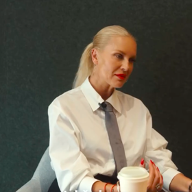 Propaguje jaký boj o nemovitosti v metropoli je.