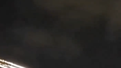 FOTO: Nad Dubají lítali v noci rakety.