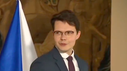 FOTO: Adam Čörgő se co nejrychleji snažil utéct od mikrofonu.