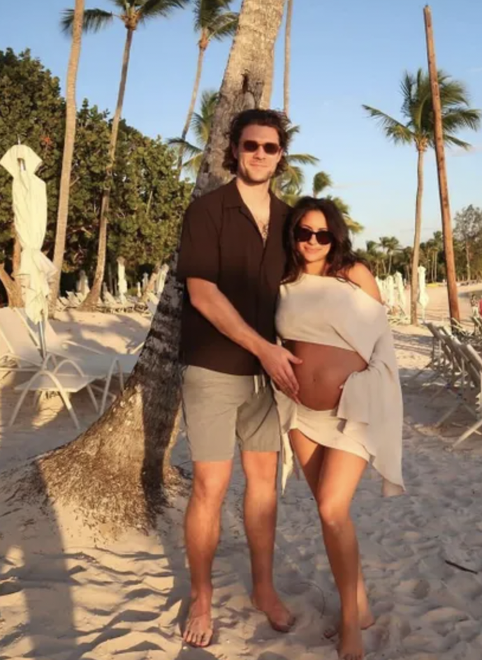 Pavel Zacha bude brzy tatínkem.