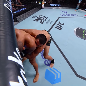 Igor v UFC kousl svého soupeře.