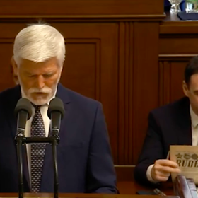 Petr Macinka narážel na to, že prezident byl členem KSČ.