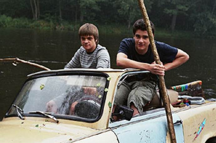 Jiří Mádl a Vojta Kotek ve filmu Rafťáci.