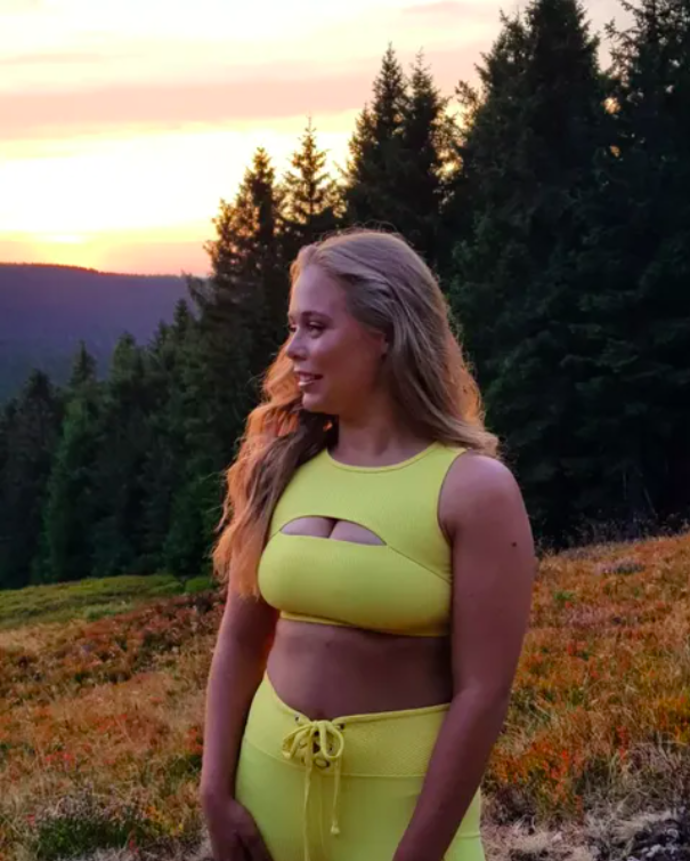  Carině Edlingerové byla ve dvanácti letech diagnostikovaná Stargardtova choroba a zůstala jí pouze 2 procenta zraku.