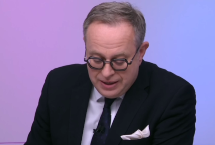 Svůj konec oznámil během živého vysílání.