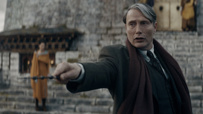 FOTO: Mads Mikkelsen v roli Gellerta Grindelwalda.