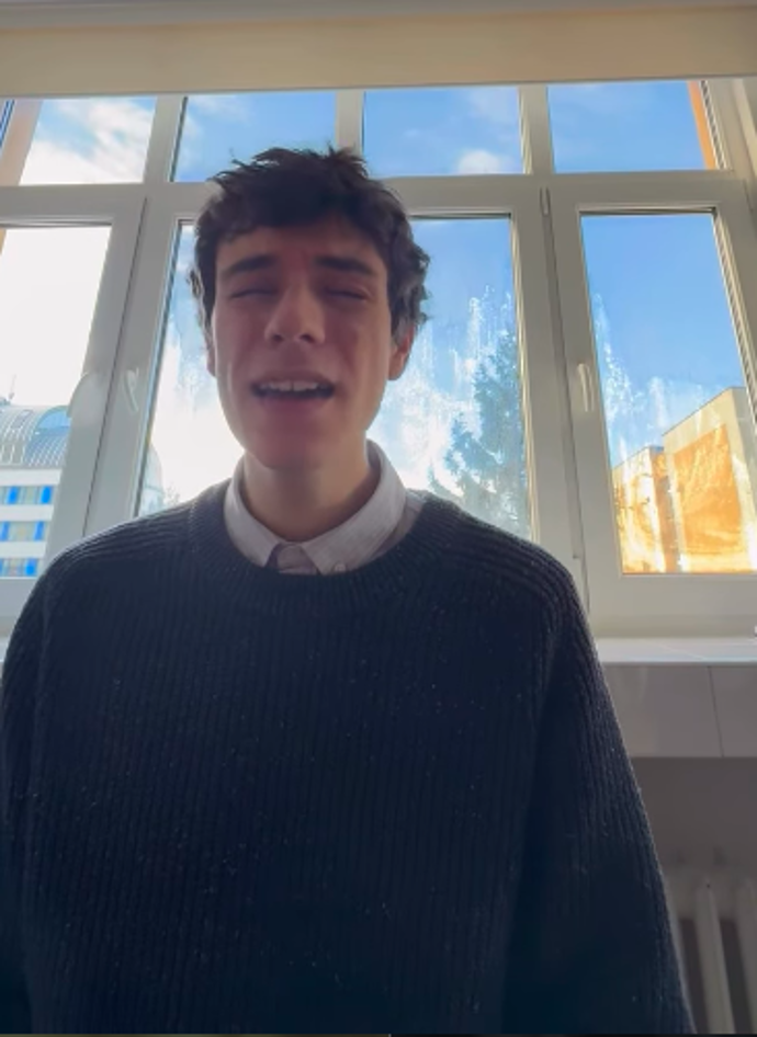 Žižka se navíc na pódiu nehodlá spoléhat na velkolepou světelnou show a laciné efekty, které jsou pro soutěž tak typické.