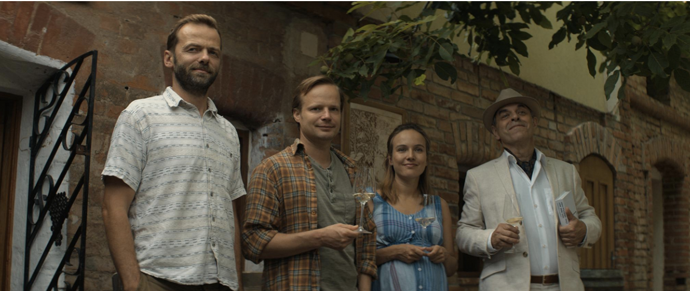 Kryštof Hádek, Lukáš Langmajer, Tereza Ramba a Miroslav Táborský ve filmu 3Bobule.