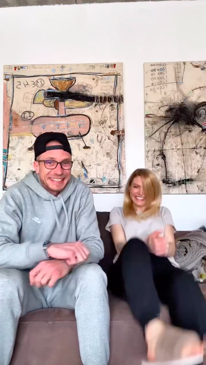 Nastávající maminka s nadsázkou fanouškům vzkázala, že se jim doma pomalu rýsuje nová biatlonová štafeta.