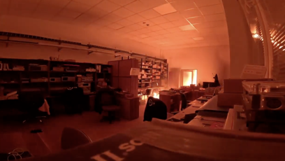 FOTO: Žháři zveřejnili video ze zapálení zbrojovky v Pardubicích.