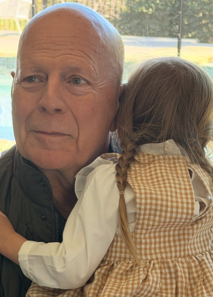 Bruce Willis oslavil narozeniny s rodinou.