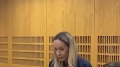 FOTO: U soudu tvrdil, že měl záchvaty kašle.